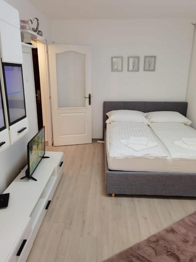 Focus Hun Apartment เมียร์คูรา-ชุค ภายนอก รูปภาพ